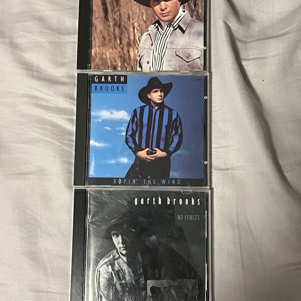 Garth Brooks Ropin' the Wind, No Fences, and Garth Brooks CDs Lot of 3